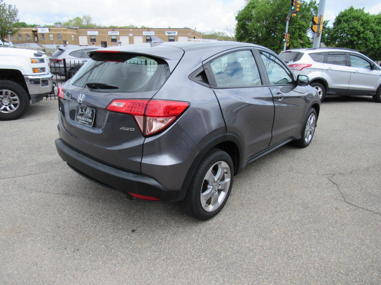 2017 Gray /Black Honda HR-V (3CZRU6H30HG) , Automatic transmission, located at 215 Milton St, Dedham, MA, 02026, (781) 329-5144, 42.241905, -71.157295 - This nice compact SUV is in excellent condition.. Runs like new. All ASPI Motor Cars vehicles are fully serviced before they are delivered to assure the highest quality used vehicles. Comes with a 3/3 warranty included in the price. Call for details. Prices on all vehicles do not include $299.9 - Photo #6